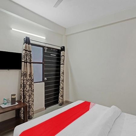 Hotel O Avs Hotel & Restaurant ノイダ エクステリア 写真