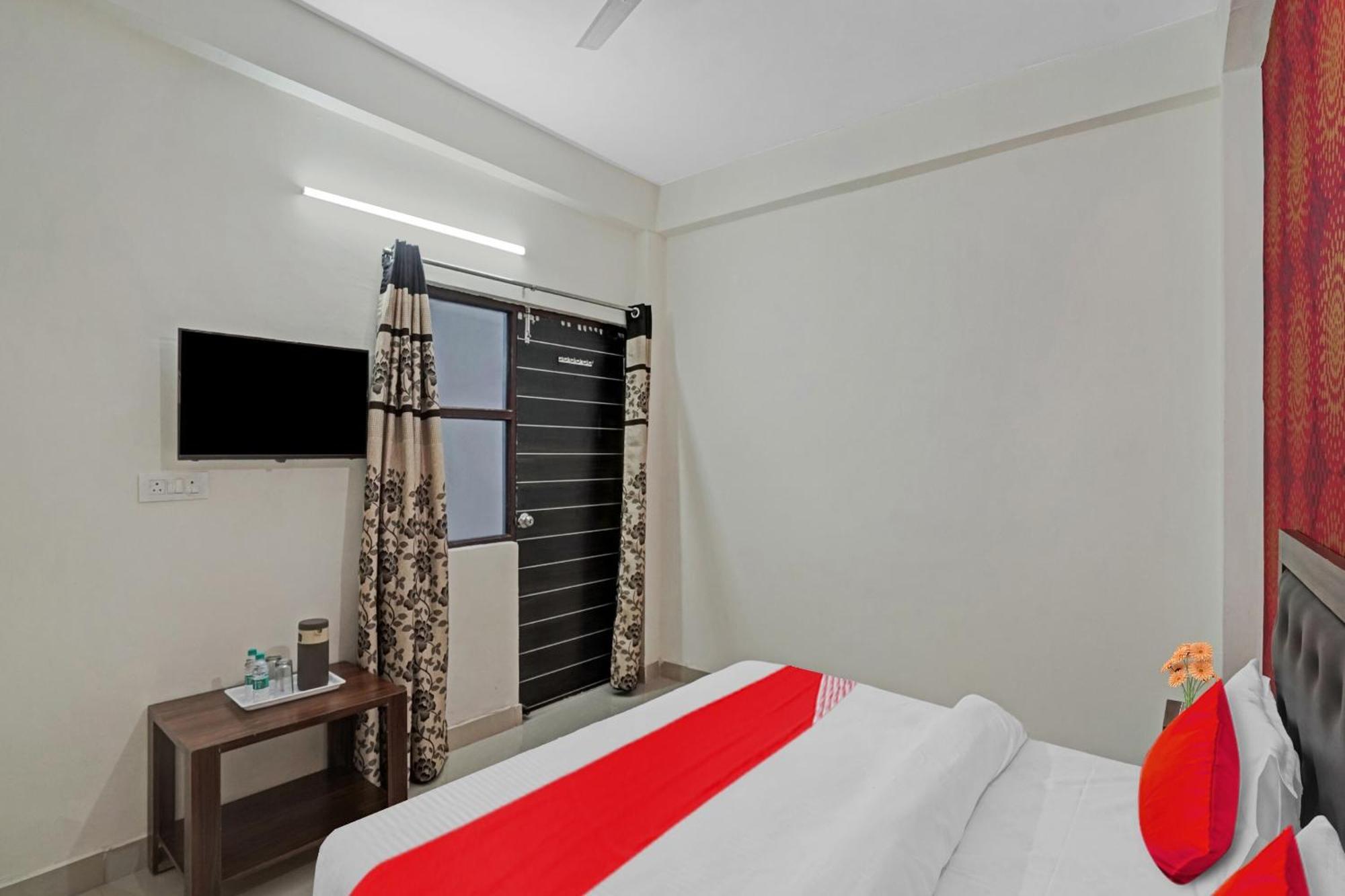 Hotel O Avs Hotel & Restaurant ノイダ エクステリア 写真