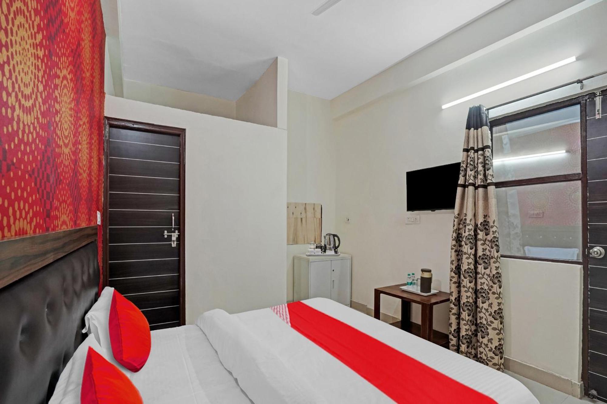 Hotel O Avs Hotel & Restaurant ノイダ エクステリア 写真