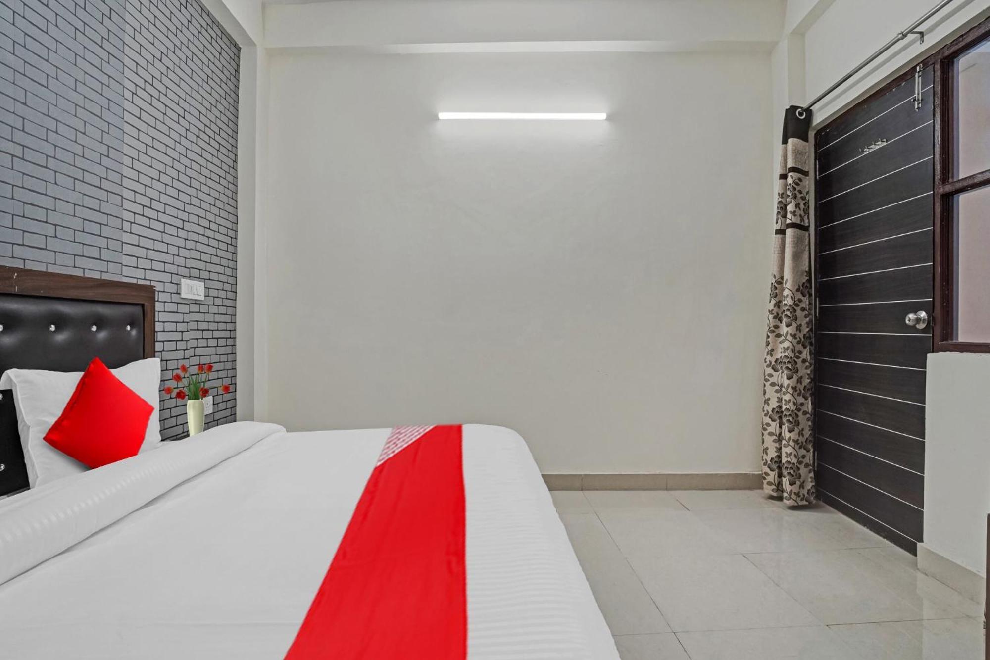 Hotel O Avs Hotel & Restaurant ノイダ エクステリア 写真